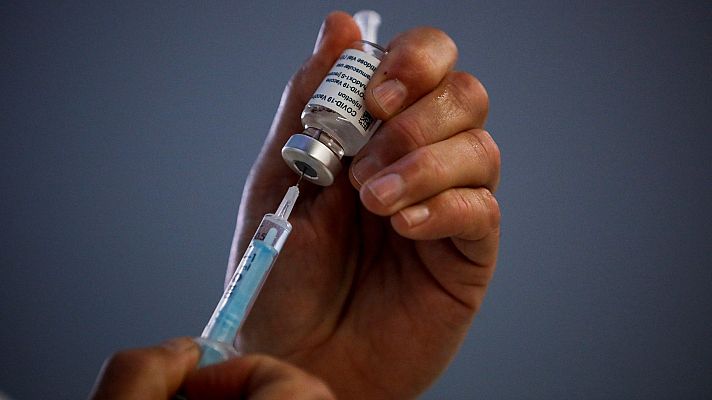 Telediario 1 - La UE, preocupada por los retrasos en las vacunas y los cierres internos