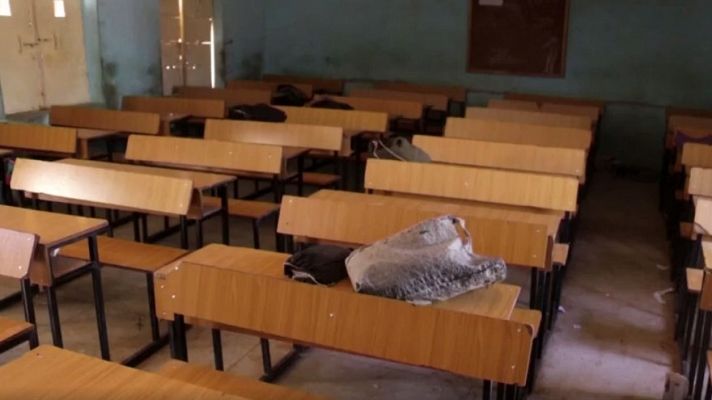 Telediario 1 - Secuestradas 300 niñas en un colegio en el noroeste de Nigeria