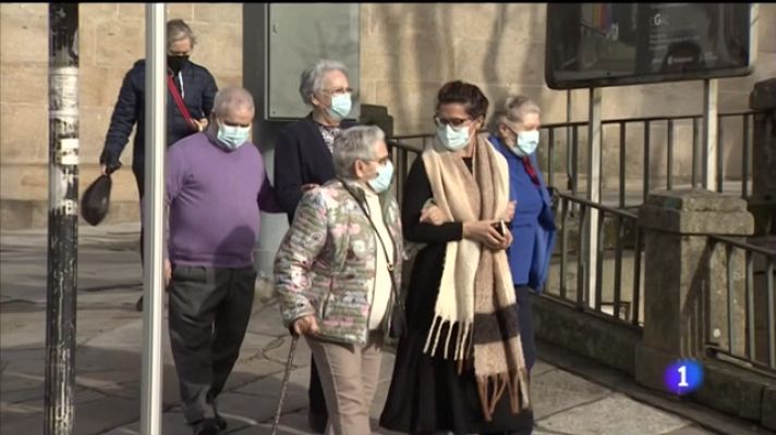 Telexornal - Galicia - Primeiras saídas dos usuarios das residencias tras seren vacinados