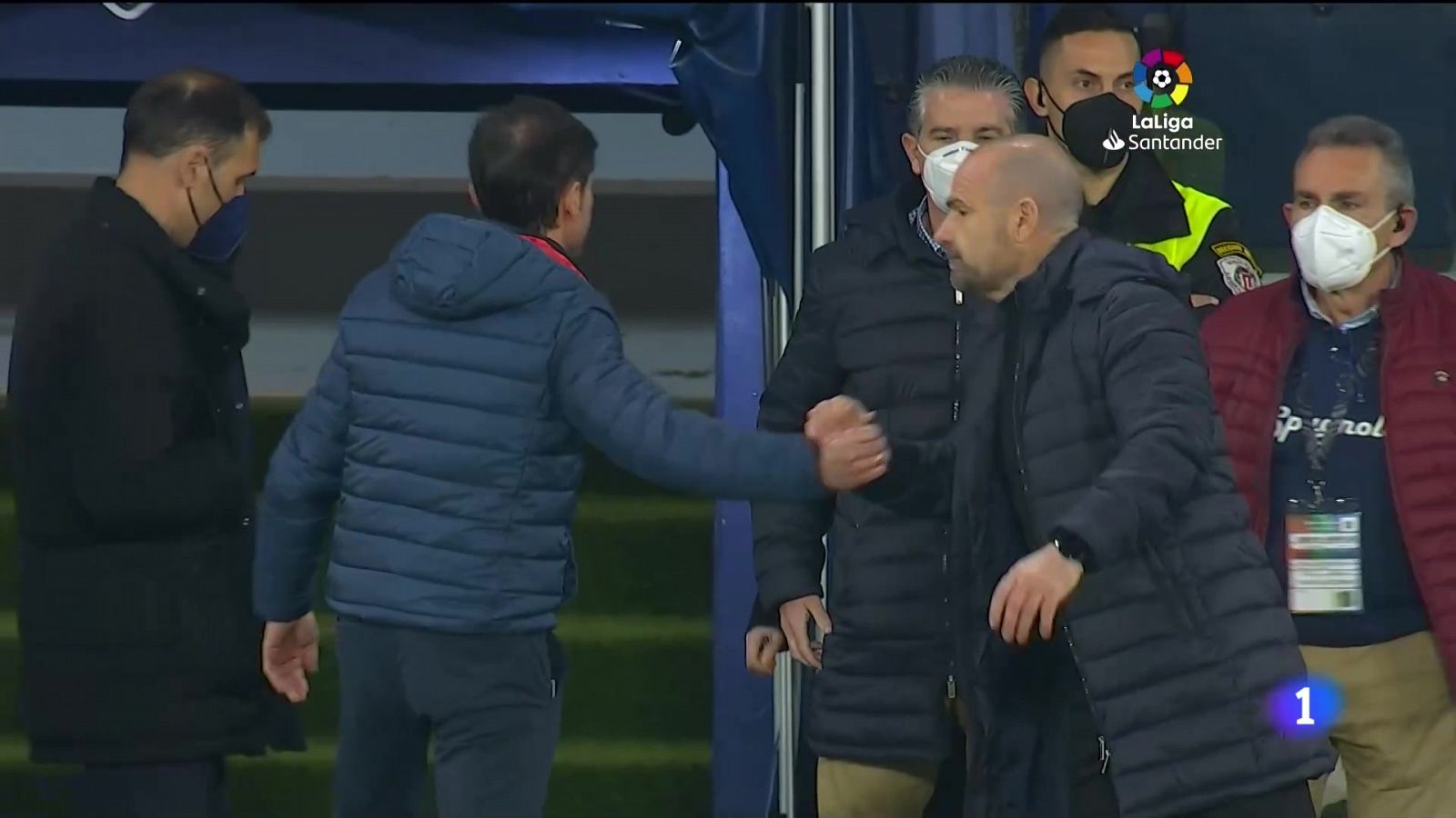 Una tapa de cada equipo para promocionar la comida española | Ver