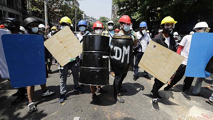 Al menos dos muertos en un nueva jornada de represión policial en Birmania 