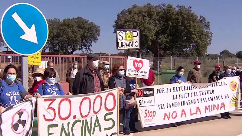 Stop Uranio se concentra contra la futura planta de tratamiento de uranio y depósito de residuos radiactivos de Retortillo