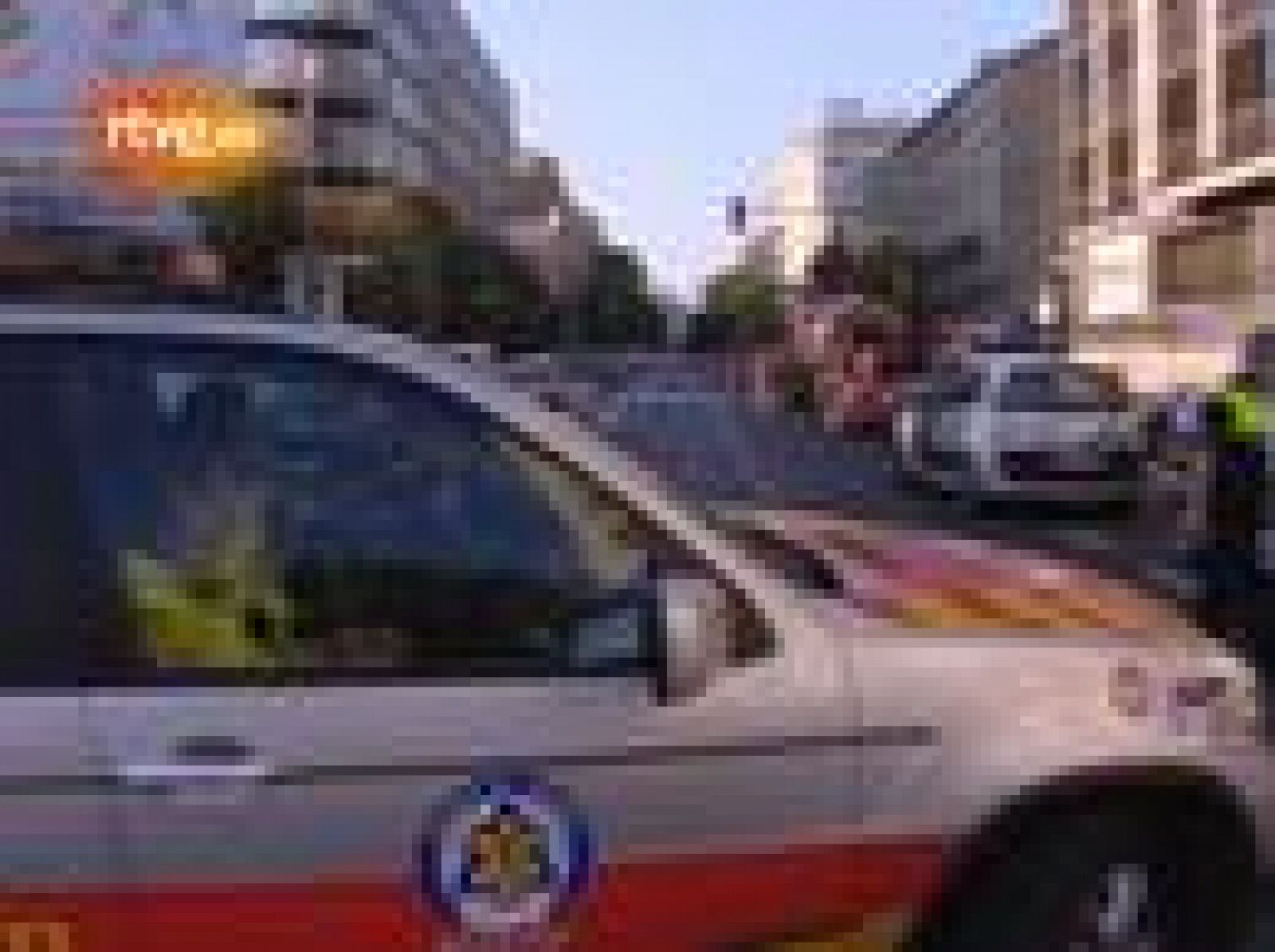 Un pequeño incendio en una habitación de un hotel en Madrid ha obligado a desalojar a cerca de 200 personas, aunque sólo cuatro han resultado intoxicadas leves.