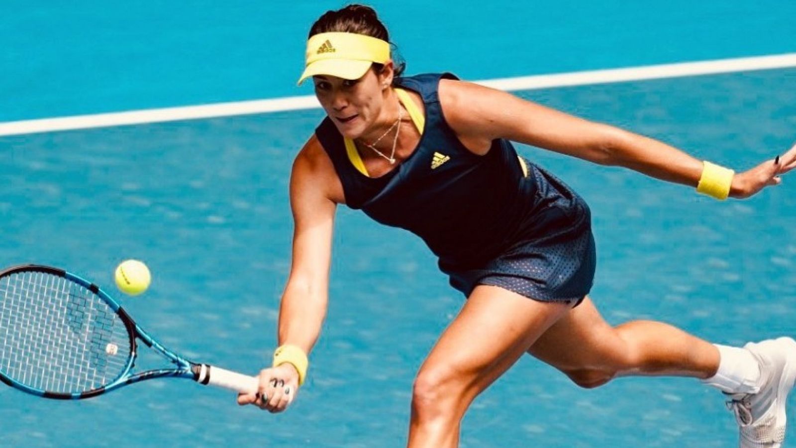 Garbiñe Muguruza supera a Kudermetova en su debut en Catar