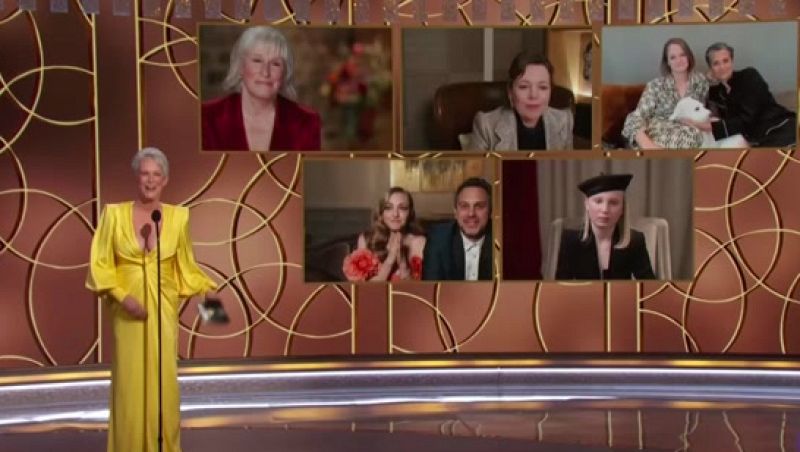 No hubo alfombra roja pero muchos no renunciaron a lucir sus mejores galas y mostrarlas en sus salones, jardines, y hasta cocinas. Otros prefieron ir más cómodos y optaron por el chandal o directamente, el pijama.