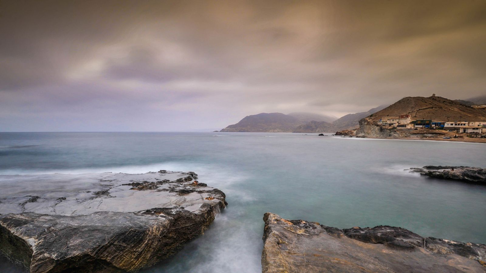 Intervalos de viento fuerte en el Estrecho, litoral de Andalucía oriental y Melilla - Ver ahora