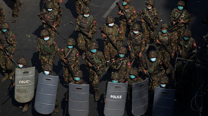 Telediario 1 - Los españoles en Birmania ante el golpe de Estado: "No me atrevo a publicar en redes sociales"