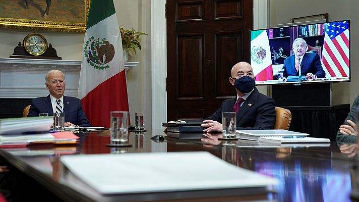 Biden asegura que tratará a México como un "igual" tras su reunión con López Obrador