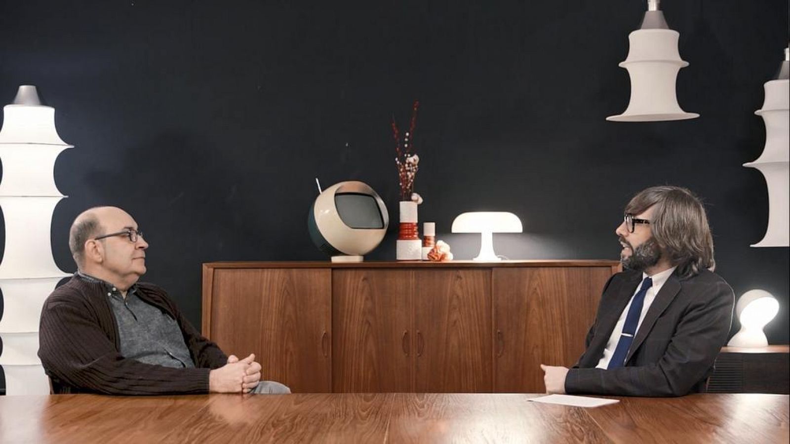 Entrevista d'Òscar Dalmau a Víctor Oliva Pascuet al cinquè capítol d''Helvètica'