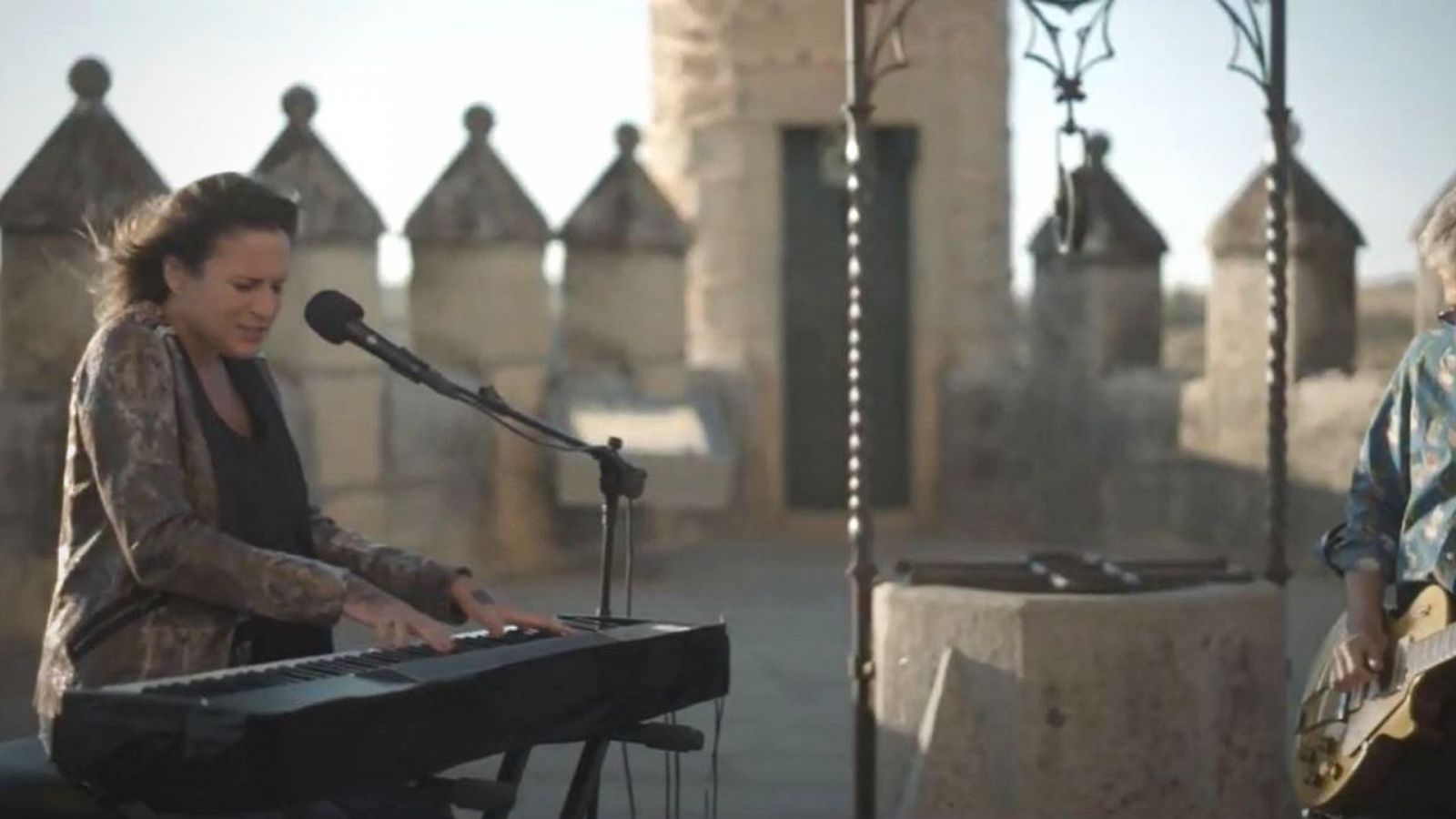 Un país para escucharlo | Rebeca Jiménez "Despertarme contigo"