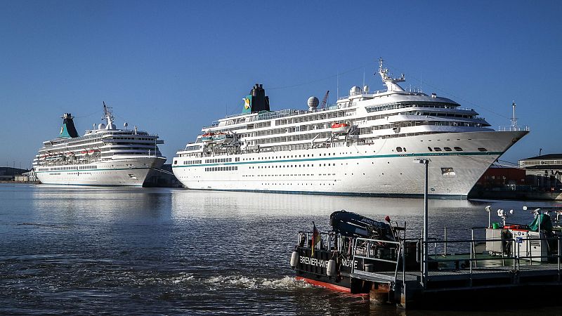 Coronavirus - El pasaporte COVID no garantizaría la seguridad sanitaria de su portador - Telediario 1 | Ver