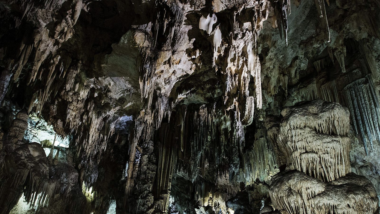40 días encerrados en una cueva para experimentar el confinamiento extremo