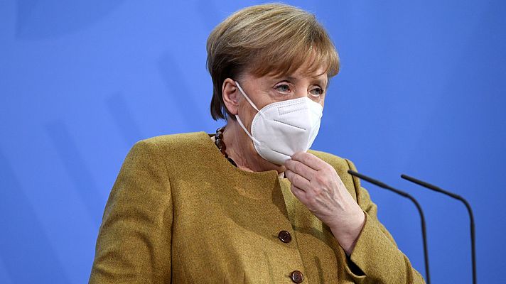 Telediario 1 - Merkel anuncia un plan de desescalada a partir del lunes y autoriza la vacuna de Astrazeneca para mayores de 65