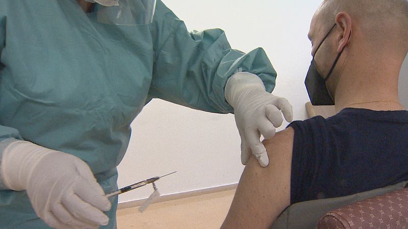 La lenta llegada de vacunas promueve la búsqueda de nuevas estrategias