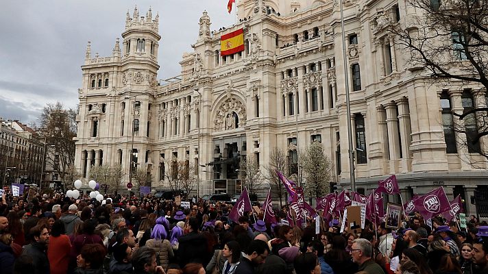 Telediario 1 - La Delegación de Gobierno en Madrid prohíbe las manifestaciones del 8M "por motivos de salud pública"