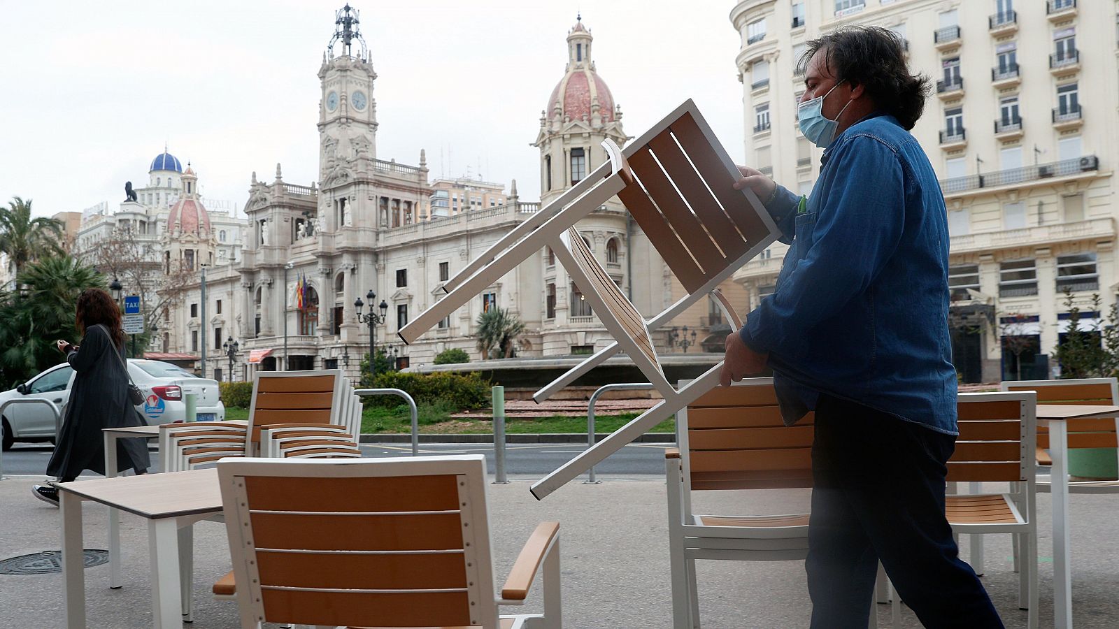Coronavirus - Sanidad propone cerrar todas las comunidades en Semana Santa - RTVE.es - Telediario 1 | Ver