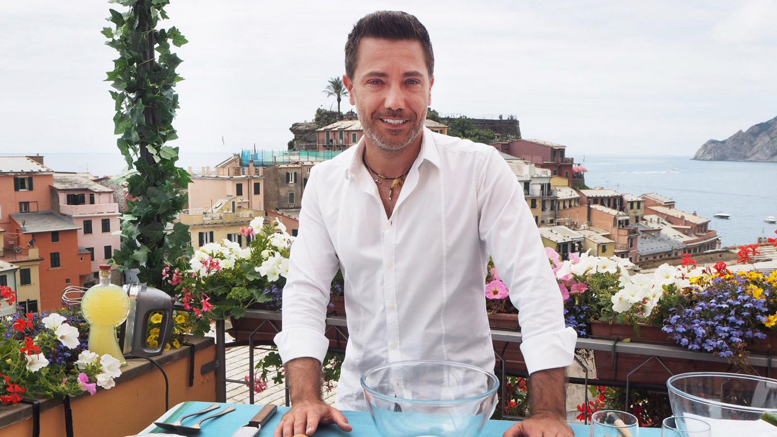 El viaje de Gino en el expreso - La Riviera en tren. Monterosso-Vernazza - ver ahora