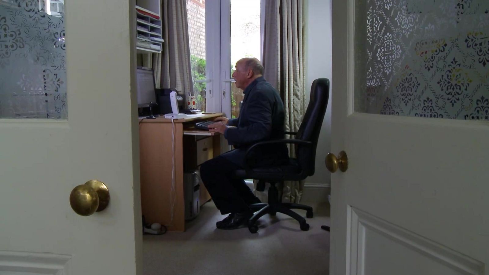 That's English - Básico A2.4 - Unit 8B: How do you use IT in your live? - ver ahora