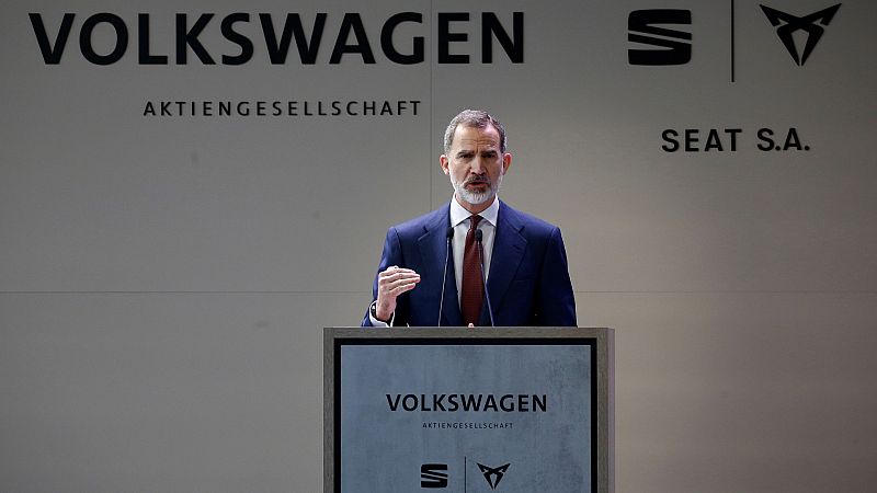 Felipe VI respalda en Cataluña al sector del automóvil: "Nuestro apoyo es absoluto, ya que hablamos de una industria estratégica"