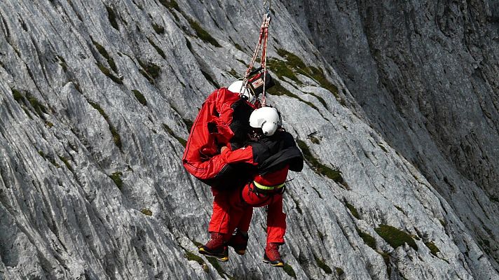 Telediario 1 - Los accidentes de montaña han aumentado un 27% en el último año como consecuencia de la pandemia