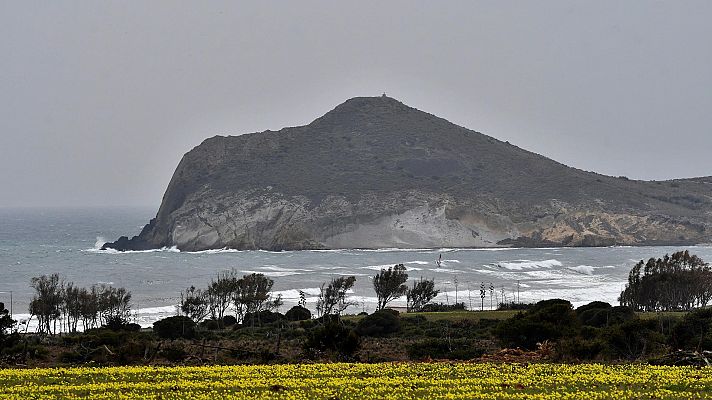 Precipitaciones localmente fuertes en el extremo occidental de Andalucía y área del Estrecho