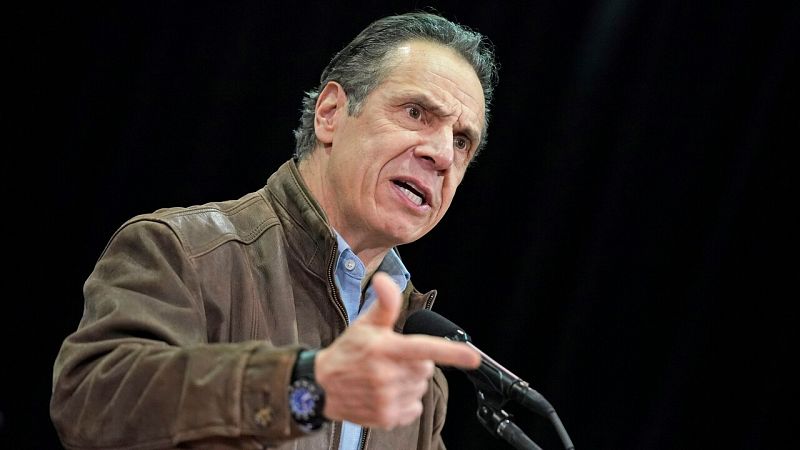 Cuomo, de popular azote a Trump durante la pandemia a caer en desgracia por varios escándalos