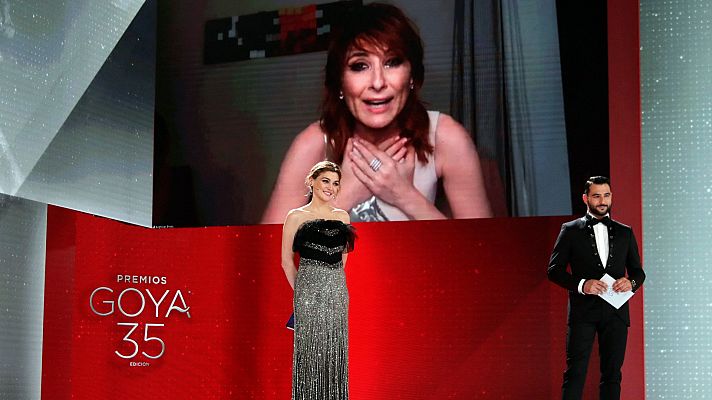 Premios Goya - Nathalie Poza, mejor actriz de reparto, dedica su Goya a "mi madre. que hace mucho que no la abrazo"