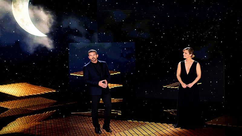 Antonio Banderas y María Casado despiden la gala de los Goya 2021