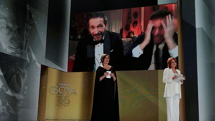 Premios Goya - Salvador Calvo, Goya al Mejor Director, dedica el premio  a todos los Adú: "El mundo no es nuestro, es de todos"