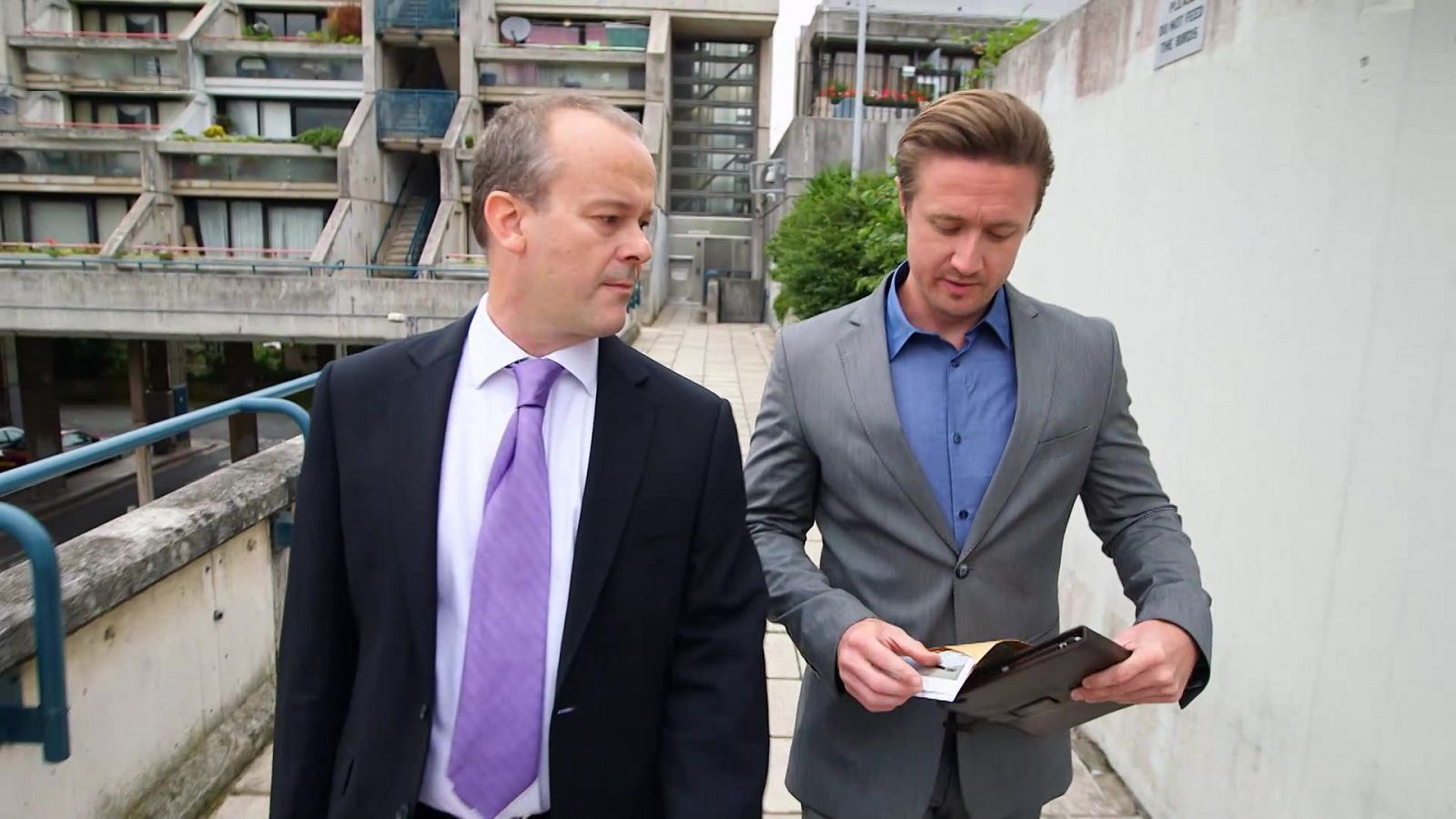 That's English - Avanzado C1.2 Unit 8A: Power to the people - ver ahora