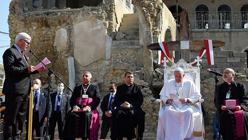El papa rinde homenaje en Mosul a las víctimas de la guerra 