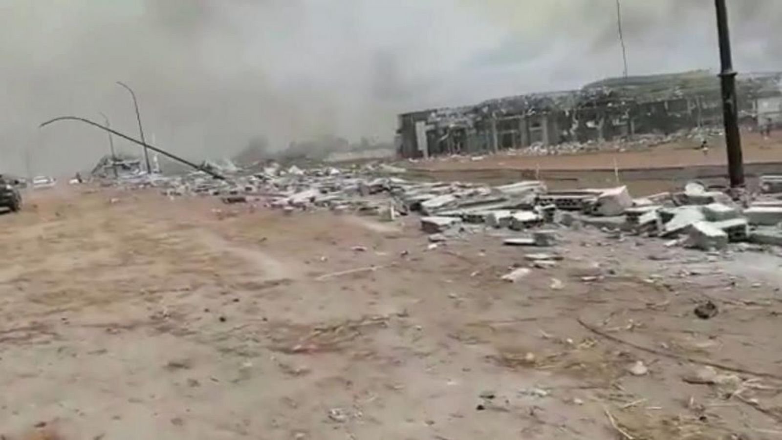 Al menos 17 muertos y 420 heridos tras una cadena de explosiones en Bata, Guinea Ecuatorial | Ver