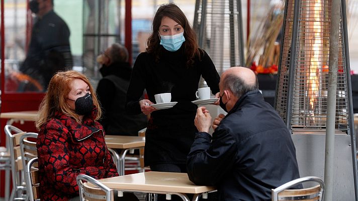 Varias comunidades relajan las restricciones en hostelería, pero mantienen el cierre perimetral