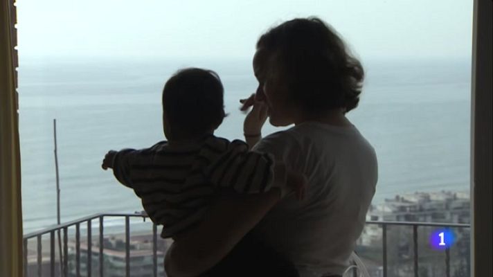 L'Informatiu - Les mares treballadores pateixen sobrecàrrega, estrès i ansietat