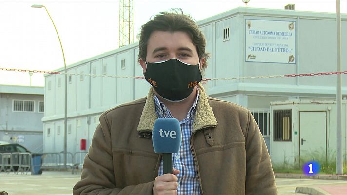 Telediario 1 - 59 inmigrantes saltan la valla de Melilla