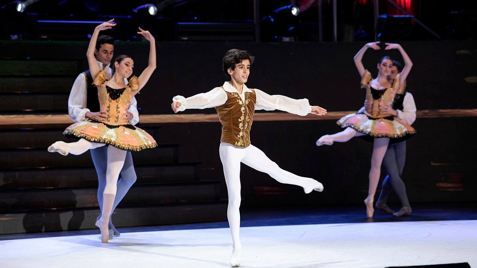 Jorge deja inmóvil al público con su danza - Prodigios | Ver