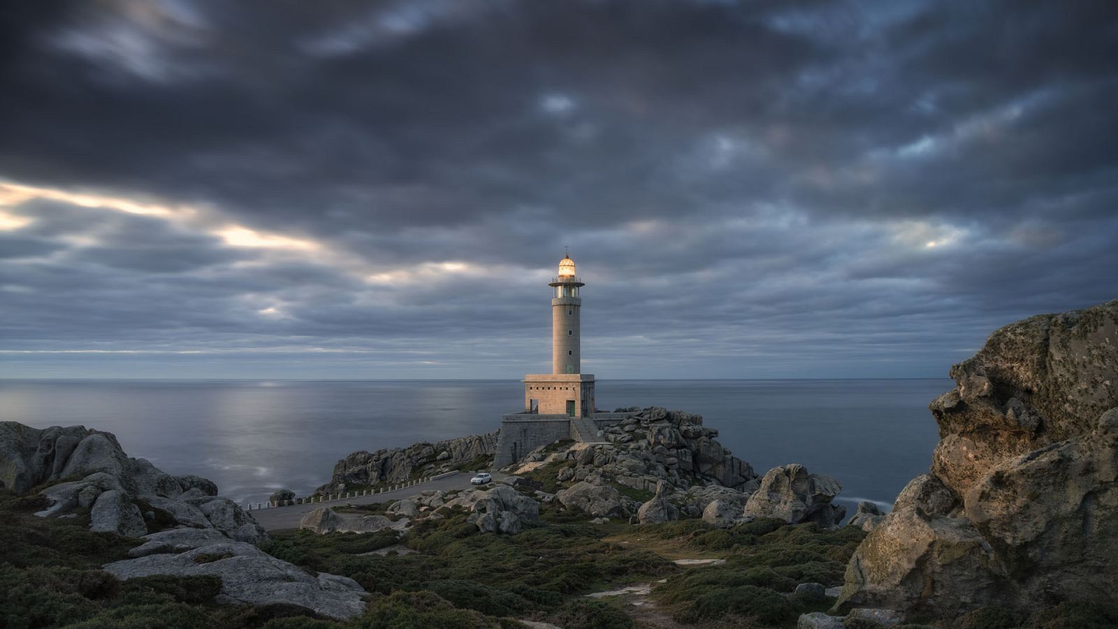 Nuboso o cubierto en la mitad oeste de Galicia, con lluvias débiles - Ver ahora