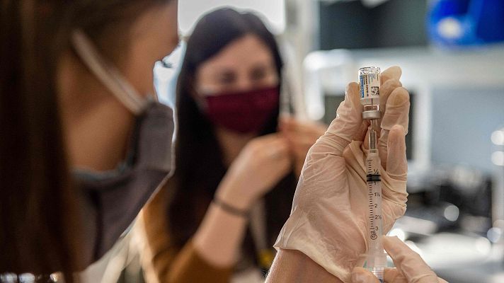 Telediario 1 - Luz verde para la vacuna monodosis de Janssen, la cuarta aprobada por la Unión Europea