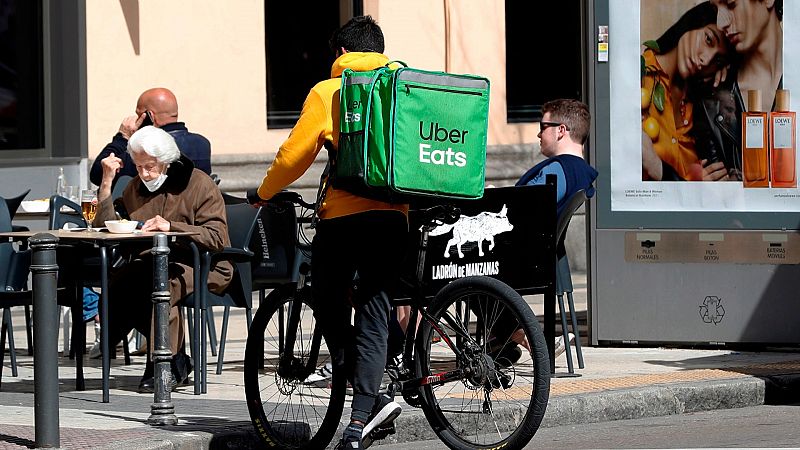 La Ley de los 'riders' dará cobertura a los repartidores que trabajen para plataformas digitales