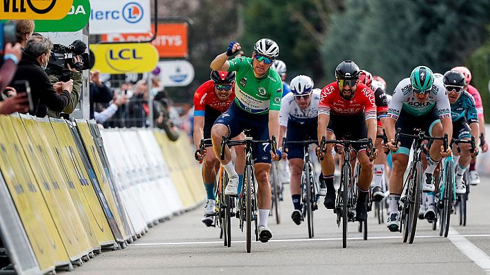  - Así fue la llegada al 'sprint' de la etapa 5 de la París-Niza