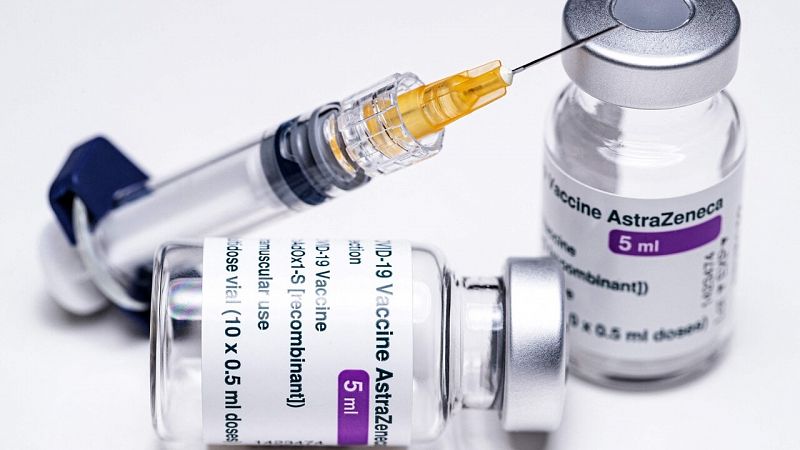 Salud Pública aplaza la decisión sobre ampliar el uso de AstraZeneca a mayores de 55