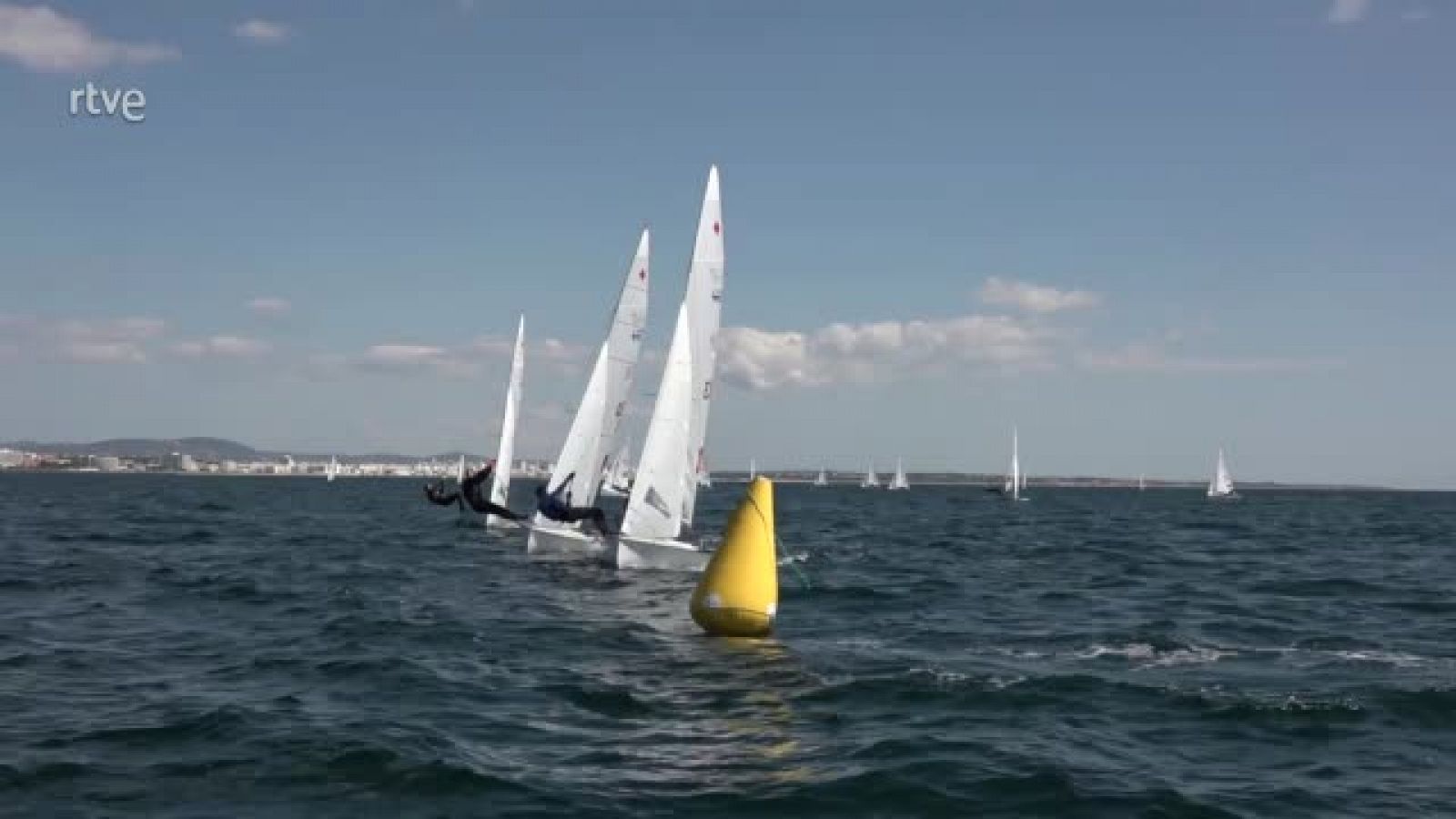 Silvia Más y Patricia Cantero acarician el oro mundial de 470