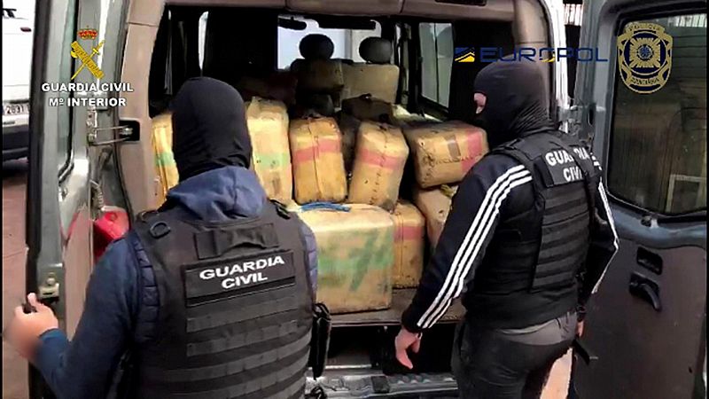 La Guardia Civil desmantela una organización dedicada al tráfico internacional de hachís asentada en Andalucía