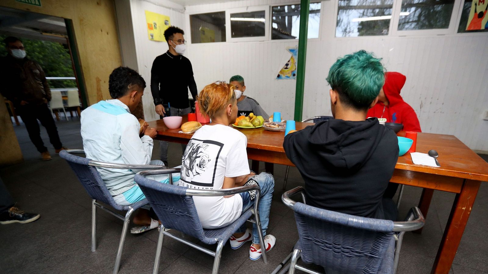 Canarias hace pruebas óseas a los menores que tiene acogidos para determinar su edad