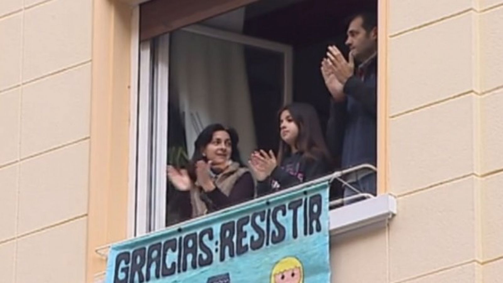 Hace un año, los balcones se convirtieron en una vía de escape