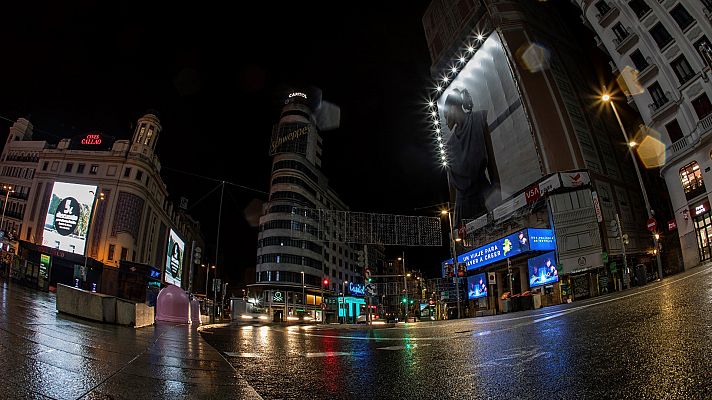 Telediario 1 - La vida se abre paso un año después: TVE recorre distintos puntos del país en el aniversario del estado de alarma