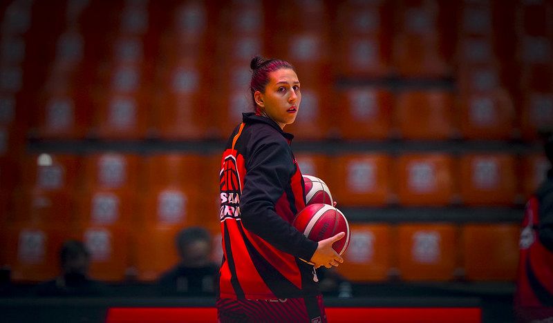 María Araújo: "Nuestro público es el banquillo y estaremos juntas"