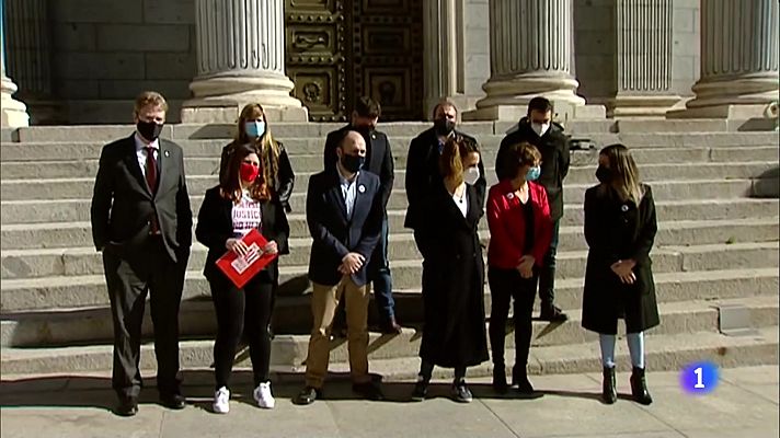 L'Informatiu - Els partits independentistes presenten la Llei d'Amnistia al Congrés
