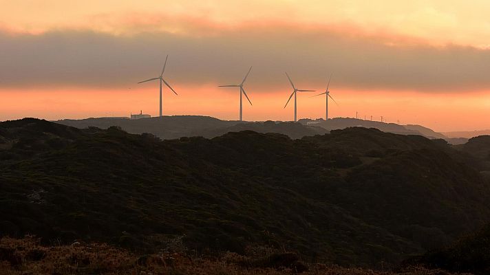 El tiempo - Intervalos de viento fuerte en Pirineos, bajo Ebro, Menorca, Estrecho y litoral noroeste de Galicia
