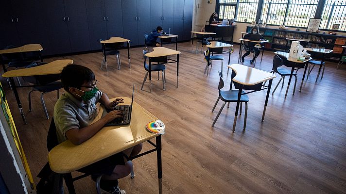 Telediario 1 - Millones de niños cumplen un año sin ir a la escuela en Estados Unidos